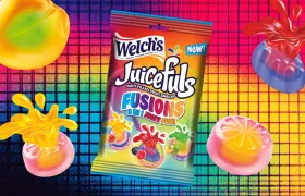 Welch’s Juicefuls Fusions fruit snacks bag with gummy pieces