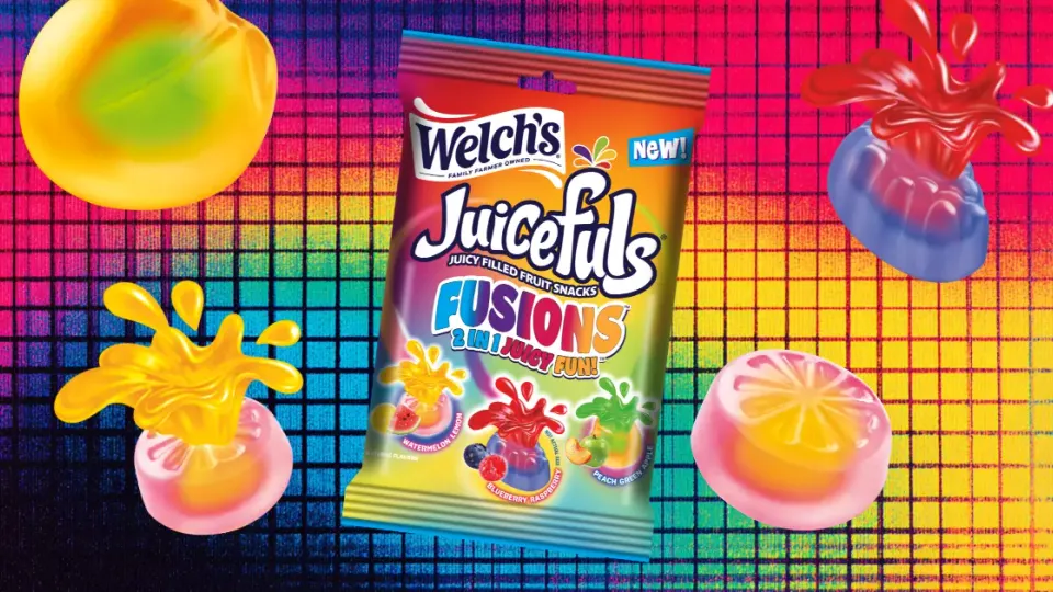 Welch’s Juicefuls Fusions fruit snacks bag with gummy pieces
